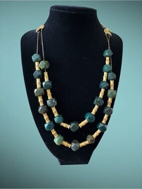 Vtg Gold and Dark Green Faceted Bead Layered Necklace. Pre-owned great condition